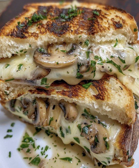 Creamy Mushroom Sandwich