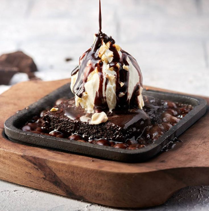 Sizzling Brownie With Ice Cream